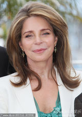 幻灯图集：梅格-瑞恩和约旦皇后组“女子军团”亮相