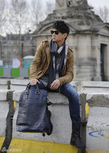 组图：吴奇隆街拍大集合 多款造型帅气登场