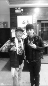 组图：陈乔恩晒合影感恩父爱 王力宏首过爸爸节