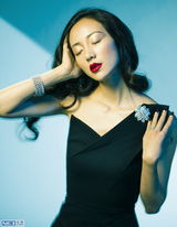 组图：韩雪珠宝大片红唇出镜 演绎气质名伶