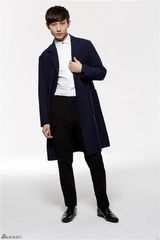 组图：成毅帅气型男写真笑容灿烂