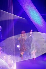 独家：少女时代TTS热辣献唱 下叉劈腿秀舞功