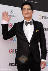 组图：百想红毯星光熠熠 双贤到场引尖叫