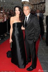 组图：喜结连理！布鲁尼前任卡娜丽斯甜蜜成婚