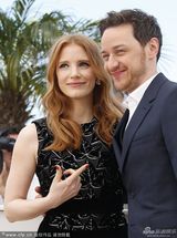 组图：《孤独情事》记者会 杰西卡依偎麦卡沃伊