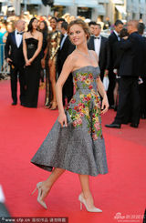 组图：戛纳Day7图片精选 巩俐落泪男神女神驾到