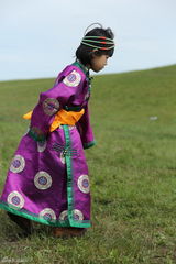 组图：大草原上的小伙伴！多多美颜姐姐似格格