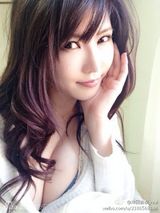 组图：L奶女优冲田杏梨冰桶挑战 露性感小蛮腰