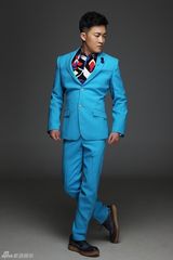 组图：杨志刚海洋蓝色写真大片 上演无厘头喜剧