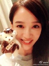 组图：陈乔恩可爱自拍 双眸迷人微笑醉人