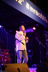 组图：众星汇聚赈灾祈福音乐会 为鲁甸加油