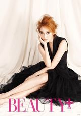 组图：少女时代Jessica拍写真 露美背性感至极