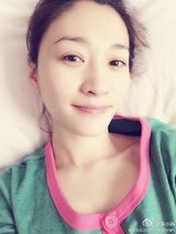 组图：李小冉自拍9连弹 嘟嘴闭眼搞怪卖萌美翻