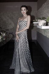 组图：高圆圆梅婷宋佳受邀出席时尚晚宴