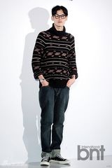 组图：崔始源郑雨盛李彩琳等众星亮相品牌展