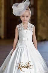 组图：05后来袭！俄罗斯9岁萝莉模特走红