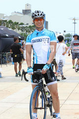 组图：《破风》台湾封街拍摄 彭于晏崔始源竞速