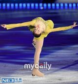 组图：韩国冰上公主金妍儿退役办纪念表演