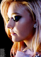 高清组图：达科塔-范宁登杂志封面 烟熏妆娇媚