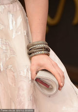 组图：花滑运动员利平斯基白裙梦幻似童话