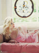 组图：“猫女”娜塔莉剃发登GQ 半裸秀强悍性感