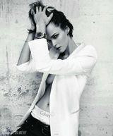 组图：爱沙尼亚超模卡门-凯丝中性写真也性感