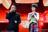 组图：2011年央视元宵晚会-海清黄海波牵手深情献歌