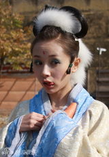 幻灯：《嫦娥》探班 玉兔王子文可爱表情八连拍