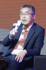 组图：《星你》导演张太维签乐华 想跟汤唯合作