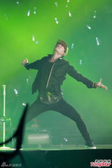 组图：EXO开唱秀广东话 喊“我爱你”示爱歌迷