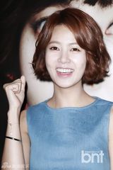 组图：《吸血鬼》试映 崔允英等宣传新作