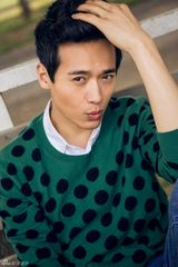 组图：高云翔演绎阳光学院风 嘟嘴眯眼卖萌