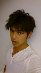 组图：自拍范本陈柏霖！卖萌耍帅颜值爆表