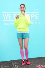 组图：小S张钧宁素颜马拉松 Selina脸红飙泪