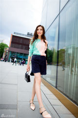 组图：鲍天琦变身冰激凌系美少女慵懒迷人