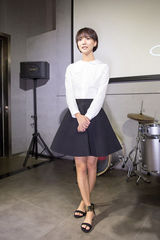 组图：王珞丹粉丝见面会 “卫子夫”蛋糕庆收官