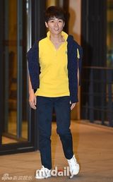 组图：《是爱情》赵寅成戴李光洙面具搞笑登场