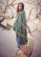 组图：丽芙-泰勒拍大片清新自然 开朗笑容明媚