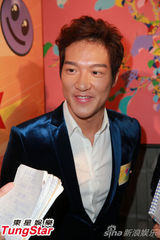 组图：何傲儿与周子扬相恋 已见家长