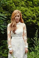 组图：少女时代Tiffany预告曝光 露香肩秀甜蜜性感