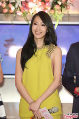 组图：隋棠《爱的生存之道》发布会热裤秀美腿