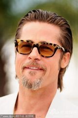 高清组图：电影《生命之树》发布会 皮特白衣翩翩