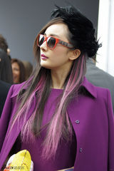 组图：杨幂米兰时装周变装赶场 时尚装扮吸睛