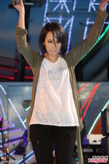 组图：音乐祭众星开唱 杨乃文音响出错频道歉