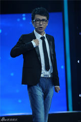 组图：《演说家》四强战 李咏秀性感透视装