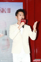 组图：钟汉良高人气出席活动吸睛指数“破表”