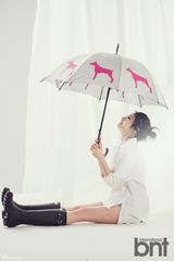 组图：T-ara智妍写真 紧身牛仔秀性感身材