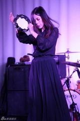 组图：艾草民谣音乐节落幕 音乐民俗相得益彰