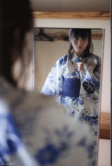 组图：真野惠里菜穿浴衣古典优雅 姿态清纯可爱