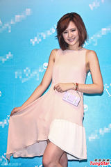 组图：蓝正龙已成人夫 绯闻女友安心亚送祝福